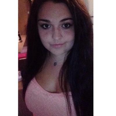 Pambsss2359's profile picture. 'The illusion of effortlessness requires a great effort' - Helena Bonham Carter