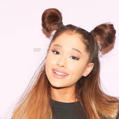 follow @chxnel_ariana