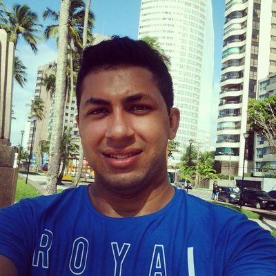 cristwsantws's profile picture. O mundo está nas mãos daqueles que têm a coragem de sonhar e de correr o risco de viver seus sonhos.