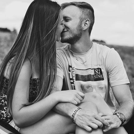 CasallasVero's profile picture. Diseñadora Grafica, Las mejores ideas vienen como chistes. Haz tus pensamientos tan divertidos como puedas.