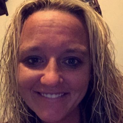 momoffour115's profile picture. 