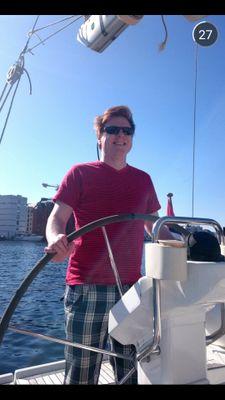 JanErikA2's profile picture. Syngende seiler... Ønsker meg lyntog til jul