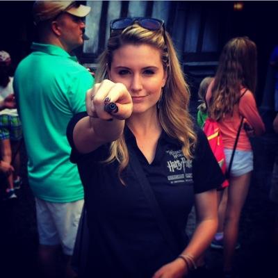 Universal Orlando Resort Sales Rep in Travel Industry Sales. Love seeing people LOVE their vacations at @UniversalORL!