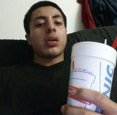 Slicvicc's profile picture. Walking ice machine.