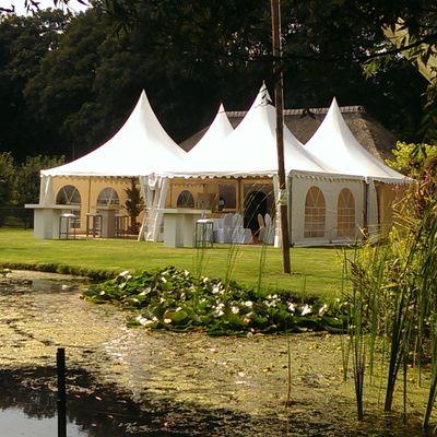 Uw partner bij party, bedrijfsfeest,bruiloft,evenement, braderie, opening
Verhuur van aluhal, pagodetent, stretchtent, LED verlichting en partybenodigdheden.