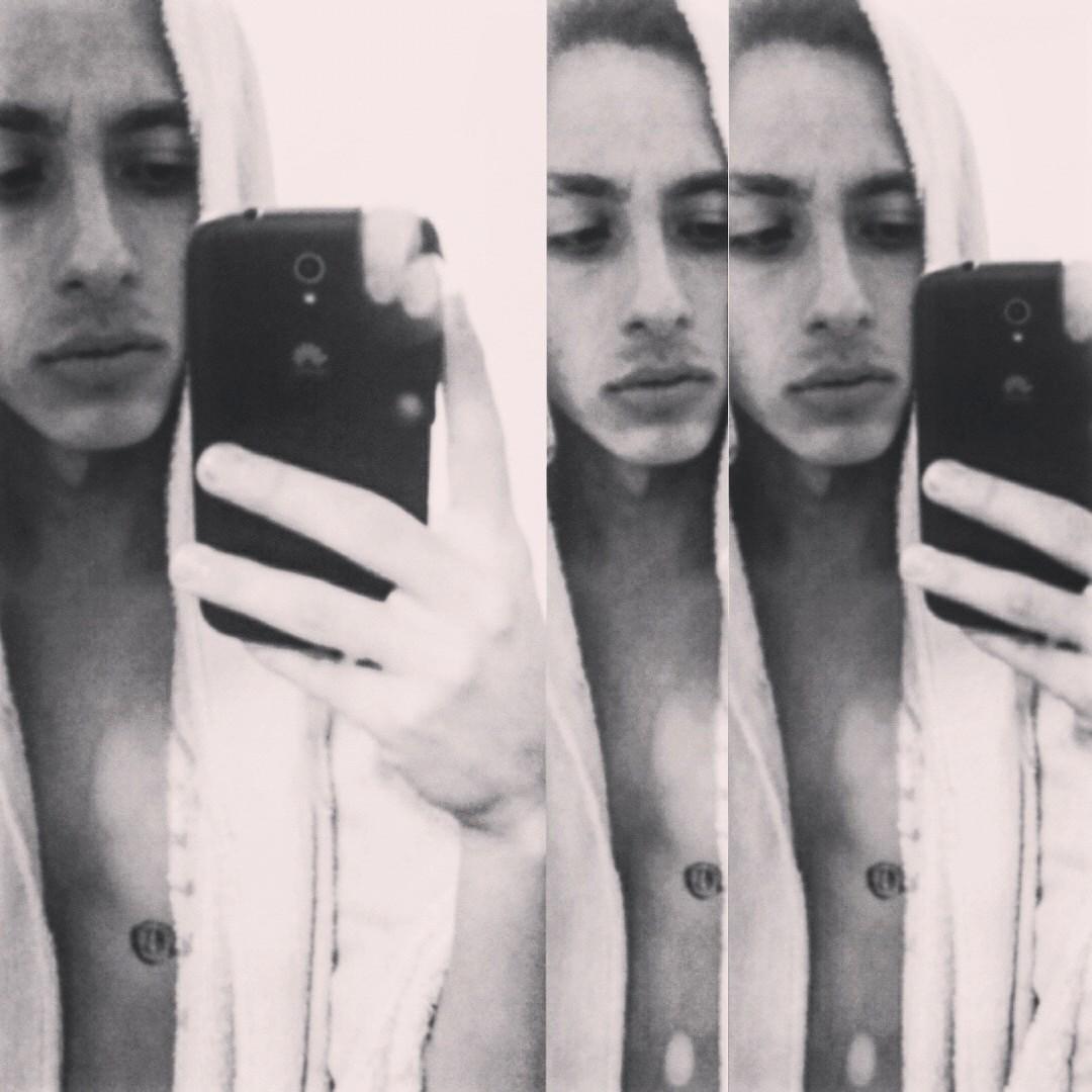 I SING THE BODY ELECTRIC. instagram:alejandroffue