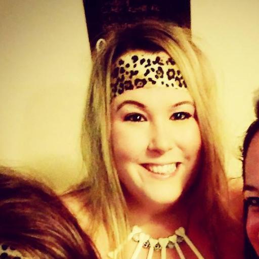 Sydney based PR. Keen baker. Loves sun, music and laughing.
