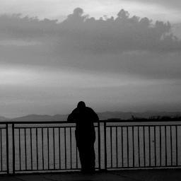 ZeAnyone's profile picture. Um Zé ninguém expressando o que vem na mente para o mundo.