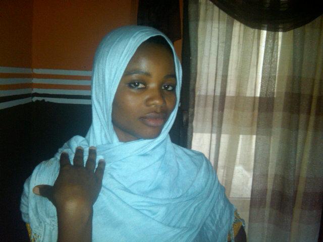 Am sandra by name am cool am alittle bit naughty(lol)am fun to b with lovely and caring ...chao chao