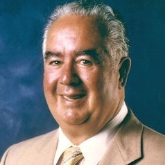 madeupretweets's profile picture. All of these retweets are made up. By me. Cheerio!