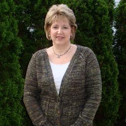 Knitter, quilter, vintage collector, and owner at The Loopy Ewe.
