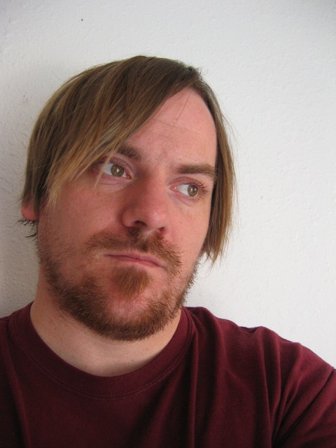 Ex musician graphic designer cliche. Graffiti enthusiast. Collector of experiences.