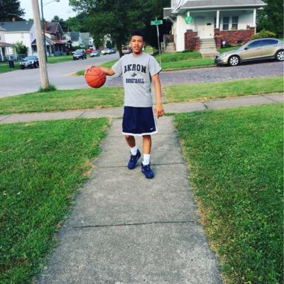 Official Twitter of Tavian Dunn-Martin ⭐️ im just a kid from Huntington ✈️ #ripkds #ripjon #ripgreatgrandpa Akron commit ❗️❗️❗️ #GoZips @laakkeenn ❤️