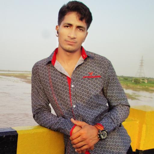 nadeembhatti952's profile picture. male