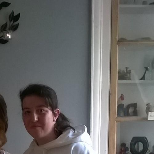 KatieKnparker's profile picture. 