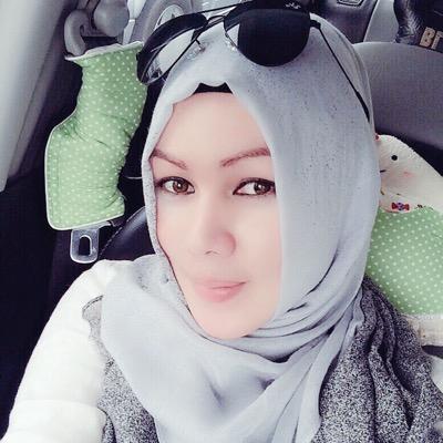 Yulie Jelek#Tuhan bila sayang dan cinta ny bukan utk ku tolong beri aku keikhlasan agar aku bs mendoa kan kebahagiaan ny , aku ikhlas tuhan asl dia bahagia