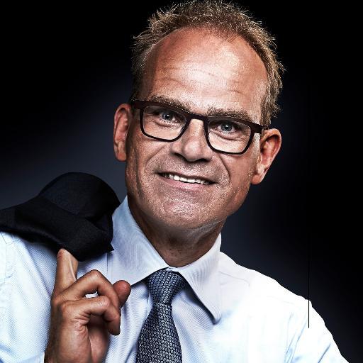 RobertvandeLeur's profile picture. Enthousiasmeerder ○ Ondernemer ○ Investeerder ○ Voetbalscheidsrechter