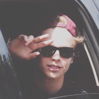 ☀︎ (@lukeh3mmo) 's Twitter Profile