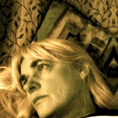 60 yr old, recycled teenager with attitude.Finally doing what she wants to when she grows up - that's writing. Returning Back & Other Short Stories.