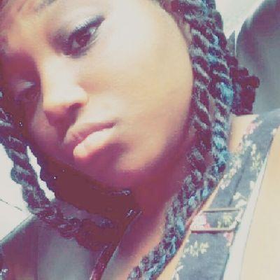 Heyy im Resa...18 be 19 in November im bisexual idgaf wht other ppl thnk ✌ i love kids ❤ i dnt have any but i dnt play games im #Single i want a grl tho