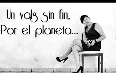 Filósofa de profesión, Docente por gusto, lectora por placer y FELIZ de  vocación... amante de la vida y rebelde ante la injusticia.