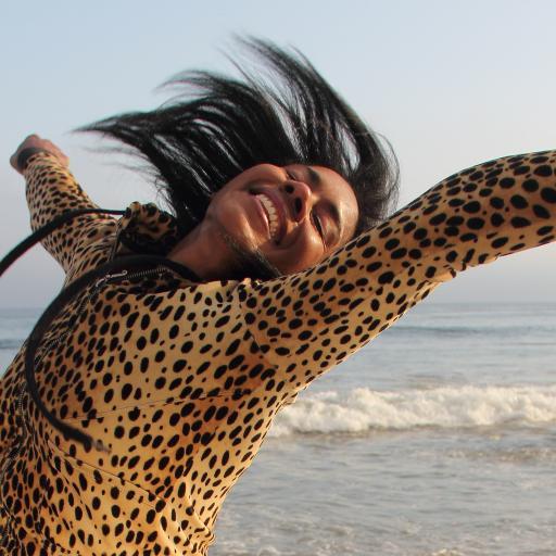 totallylovelife's profile picture. I show people how to get their dream body and dream salary! *Daily Health & Prosperity Tips.