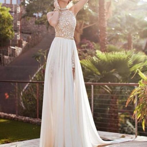 All the fashion, beauty and celebrity buzz you need to know.