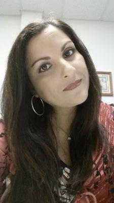 EloisaLou's profile picture. 