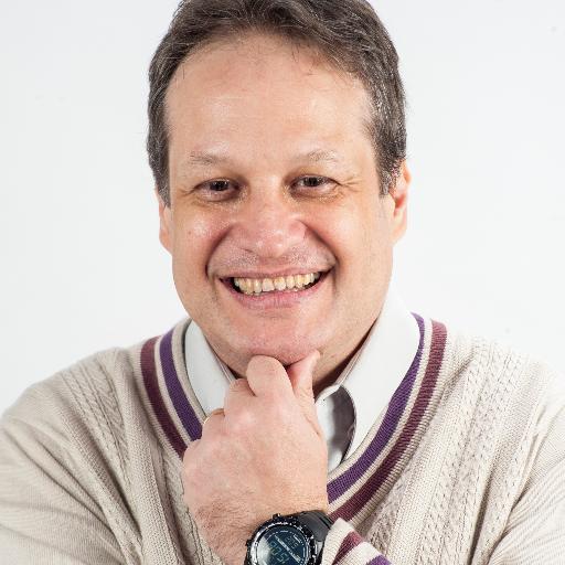 A transparência dos fatos é o melhor caminho para o sucesso. A difamação inferioriza como argumento de um perdedor.