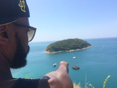 _Tebz_'s profile picture. low-key ... like midget door-knobs...