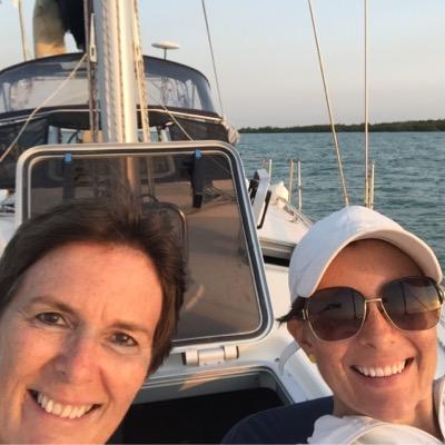 amandajleach's profile picture. 