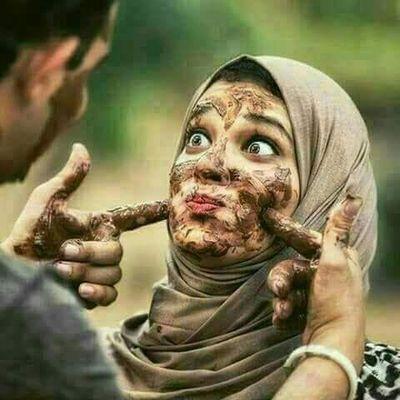 كل كلمتين في bio كل واحد فينا .. هتلاقيهم اختصار لي حياته .. انا بقي حياتي .. لازم تتم في سريه تامه .. السريه التامه .... عشان كده مفيش bio ^ ^