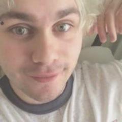 i wish that i can spawn a michael clifford but sadly this isn't minecraft