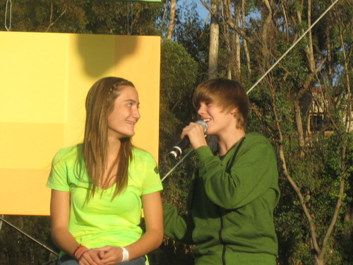 Justin followed me on 1-11-10 sang to me on 10-29-09 and yes that is me in my picture