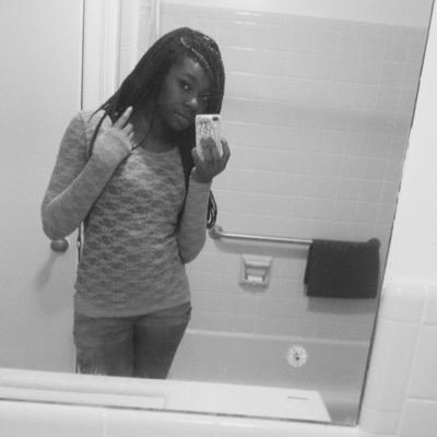 Epickris11's profile picture. Youtuber Dancer A teen who loves talking to a camera