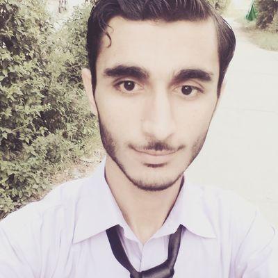 0c96c733e06e431's profile picture. UET Taxila || Mechatronics Engineer || Football || Ozil