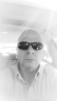 kesslerbug's profile picture. Swimsuit model. Anthropologist. Lover.