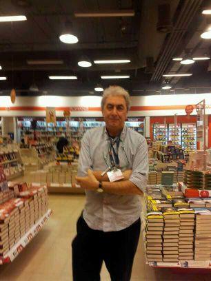 michele_genchi's profile picture. Pilgrim, bookseller, journalist.
pellegrino, ex libraio, editor e copywriter. Scrivo di libri su https://t.co/HhD92pXSwh https://t.co/lUAN8aiFyz