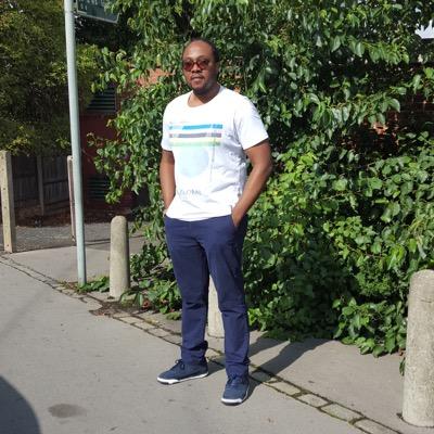Valentinochuks's profile picture. Programmer, DJ