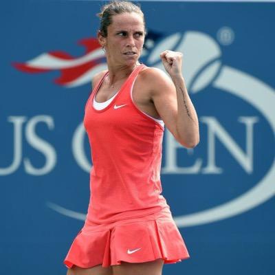 C'è chi è nato con la camicia, io sono nata con la racchetta. Ex giocatrice professionista di tennis, ora commentatrice per Eurosport e giocatrice di padel.