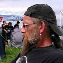 Graubart250's profile picture. Dreifach geimpfter Coronaleugner und Rechter Putinversteher, Hobby: Handgestreichelte Vorurteile sammeln