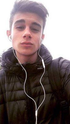 robbieclark94's profile picture. livinn life