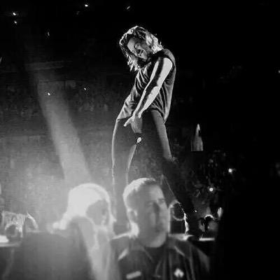 follow @tmhestyle and @goldlouist bc they gave you this free follow