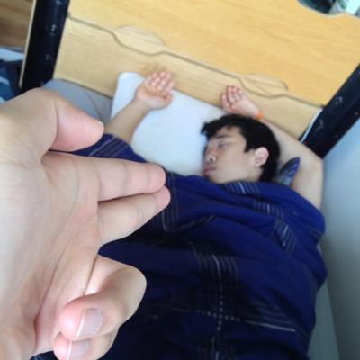 mikeyskim's profile picture. lil intro vert