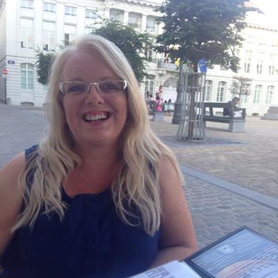Hi im a busy lady I own a letting agency, a distributor for Utility warehouse and I do painting and decorating and play with antiques at Banbury Antiques.