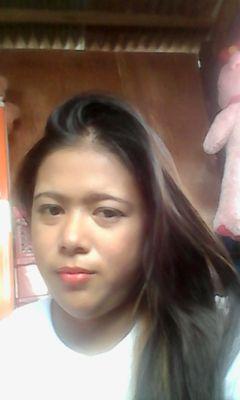 sarahrentoria's profile picture. 