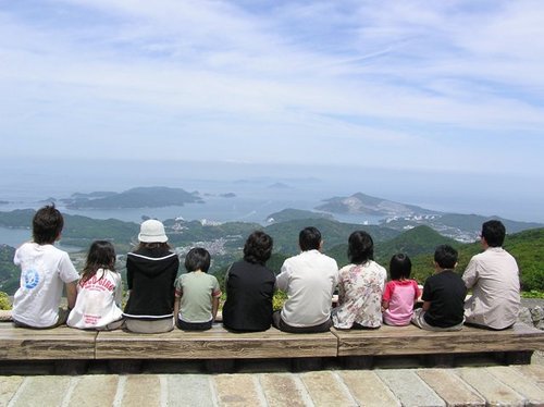 三重県の伊勢市～鳥羽市を結ぶ16.3km・標高500mを通る観光道路。「天空のポスト」「展望足湯」もあり、伊勢志摩の全景、伊勢湾の雄大なパノラマが広がります。
運営者　三重県観光開発㈱　伊勢営業部
ソーシャルメディアポリシーhttps://t.co/JDB6C8gi7o