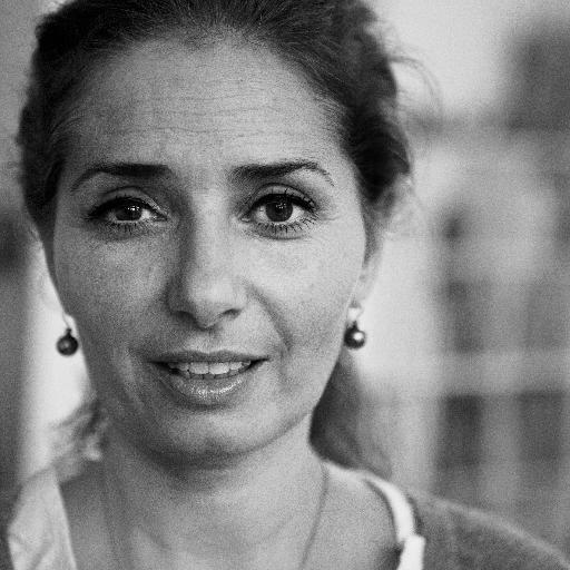 Communications-coach and classical soprano. Passionate about making resonance between people.