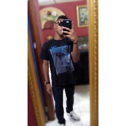 Arosemena_16's profile picture. i love EDM 3