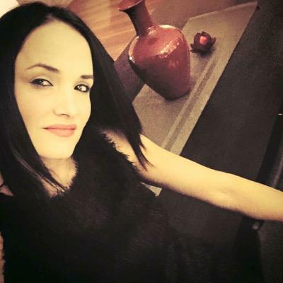 Vicky76yle's profile picture. 